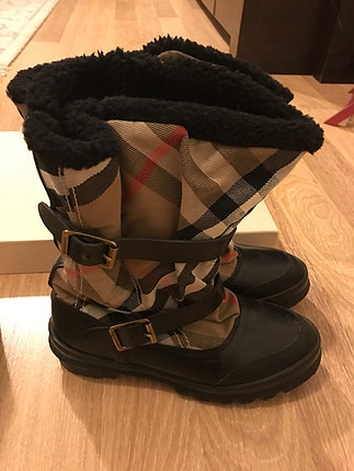 40 Beden Burberry bot