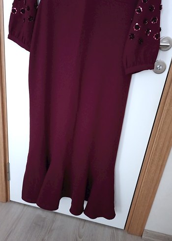 Bordo Nakışlı Uzun Kollu Uzun Elbise - Görsel 3