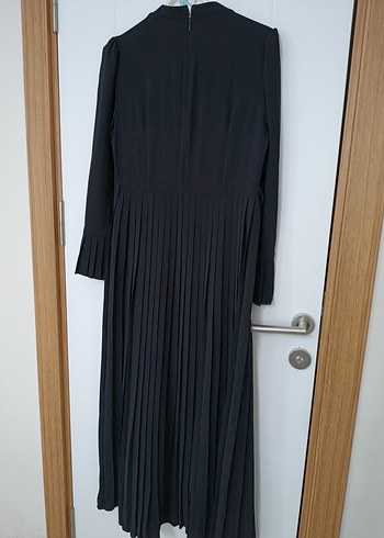 Siyah Piliseli Uzun Kollu Uzun Elbise - Görsel 5