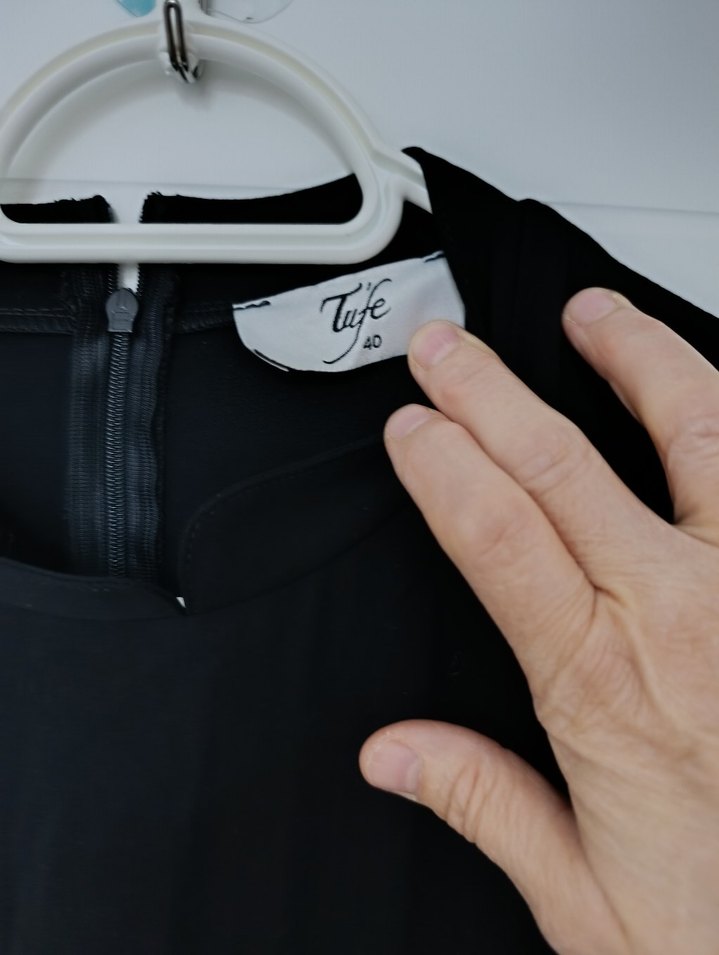 Siyah Piliseli Uzun Kollu Uzun Elbise - Görsel 4