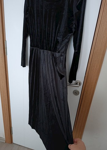 Uzun Siyah Gotik Kadın Elbise - Görsel 4