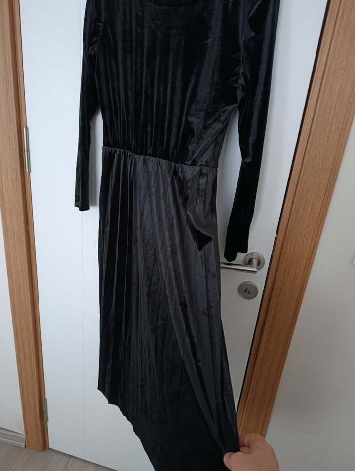 Uzun Siyah Gotik Kadın Elbise - Görsel 4