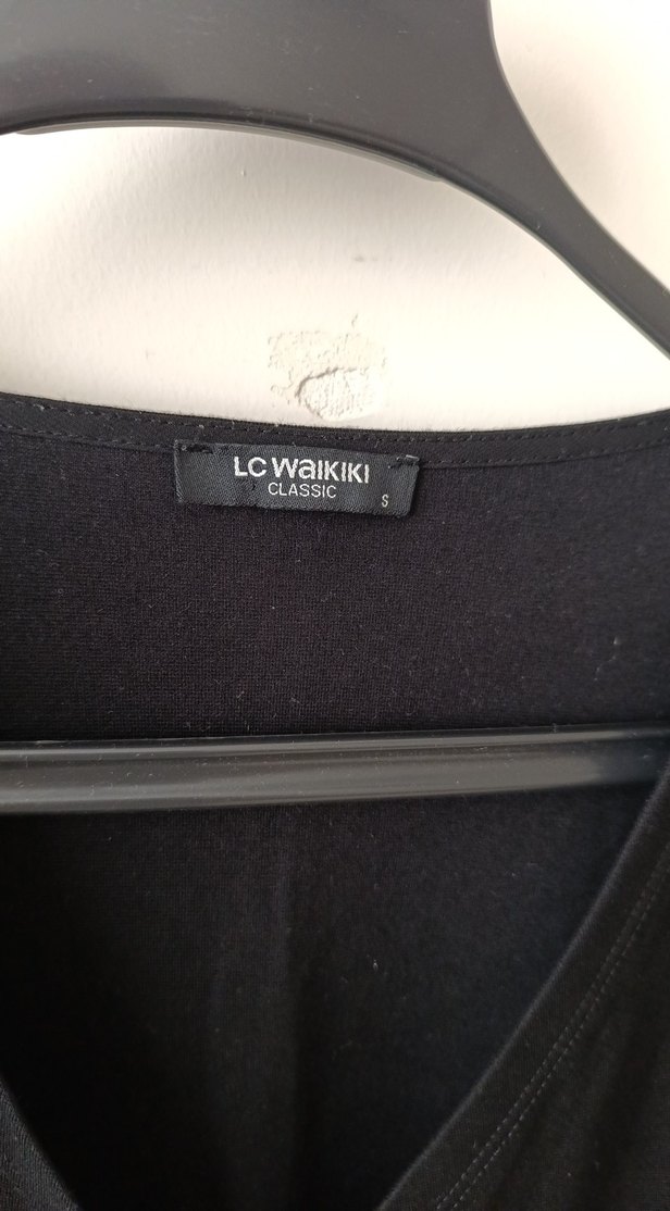 Siyah Dökümlü V Yaka Kolsuz Kadın Yelek - Görsel 4