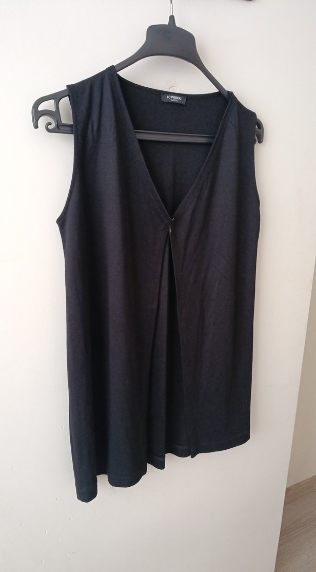 Siyah Dökümlü V Yaka Kolsuz Kadın Yelek - Görsel 3