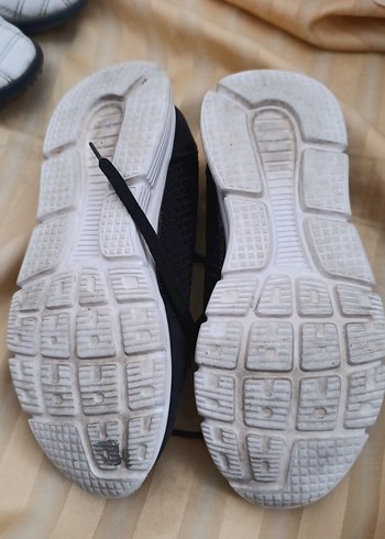 Bordo Detaylı Siyah Kadın Spor Ayakkabı - Görsel 2