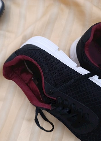 Bordo Detaylı Siyah Kadın Spor Ayakkabı - Görsel 3