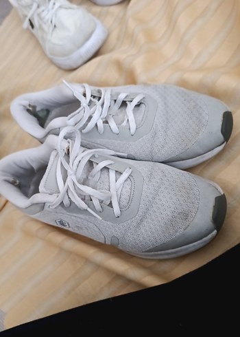 Beyaz Bağcıklı Spor Ayakkabı - Görsel 2