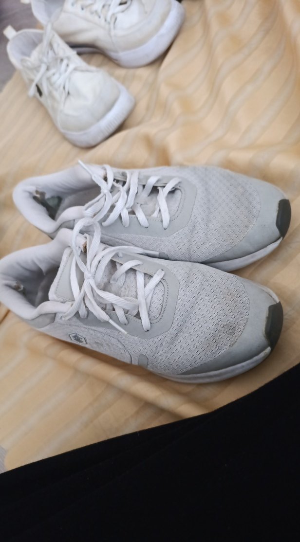 Beyaz Bağcıklı Spor Ayakkabı - Görsel 2