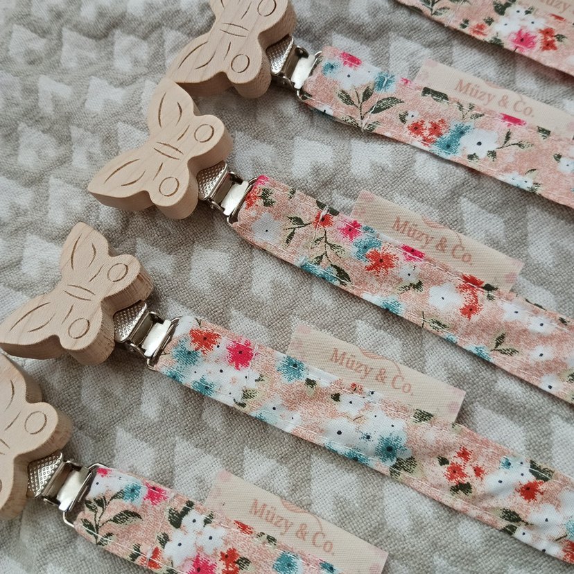 Çiçek Desenli Bej Bebek Emzik Askisi Kelebek - Görsel 2