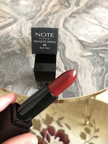  Beden Note 04 matte lıpstıck