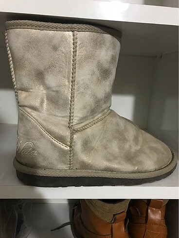 Ugg içi tüylü bot