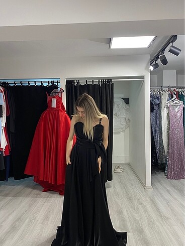 siyah gece elbisesi