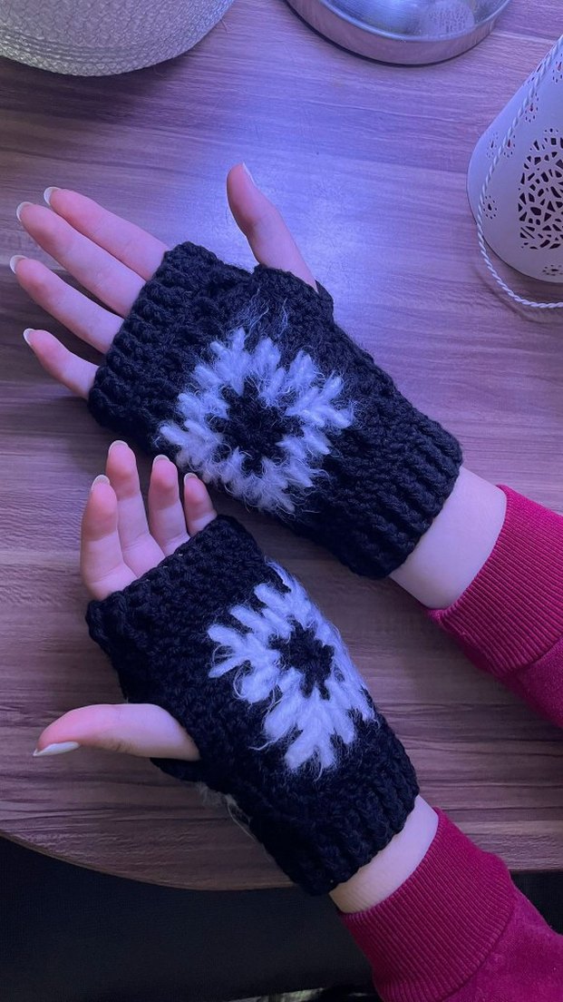 Siyah Örgü Bohem Parmaksız Eldiven - Görsel 2