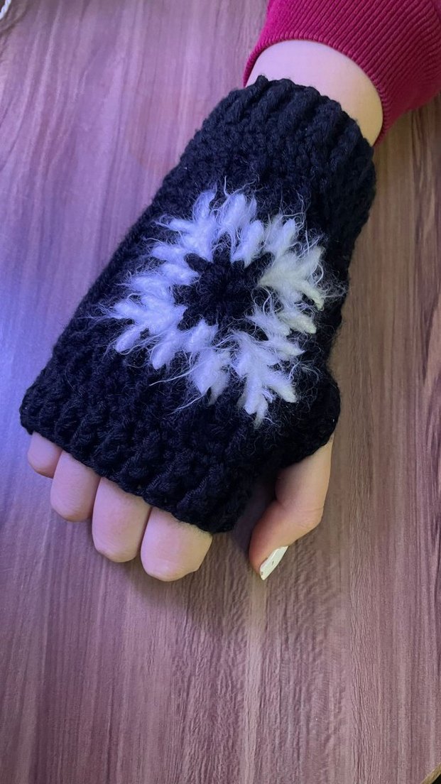 Siyah Örgü Bohem Parmaksız Eldiven - Görsel 3