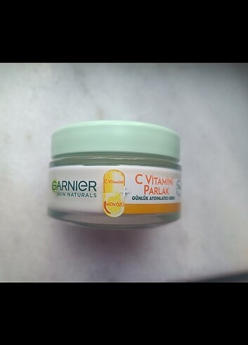 Garnier Garnier günlük nemlendirici aydınlatıcı krem