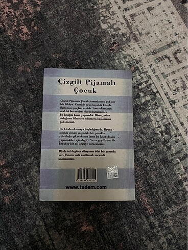Çizgili Pijamalı Çocuk