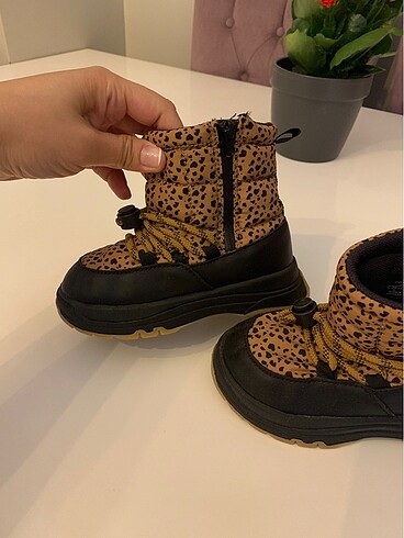 25 Beden siyah Renk Zara bot
