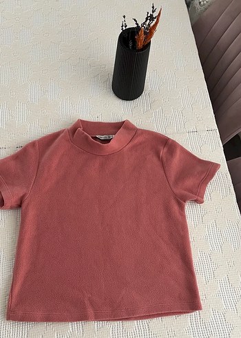 Kısa Kollu Kırmızı Yüksek Yakalı Tişört - Görsel 3