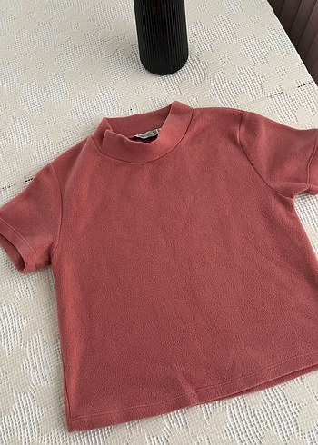Kısa Kollu Kırmızı Yüksek Yakalı Tişört - Görsel 5