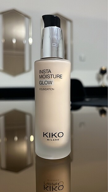  Beden KiKO Fondöten Intamoiature Glow 1 Rose