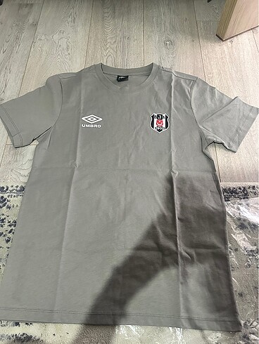m Beden Bjk tişört