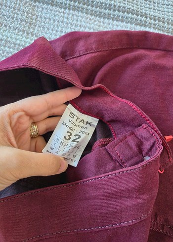 Bordo Düğmeli Kadın Bermuda Şort - Görsel 7