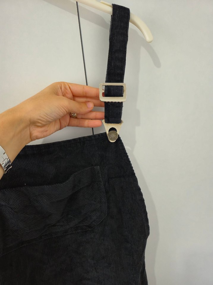 Siyah Kadife Askılı Midi Salopet - Görsel 4