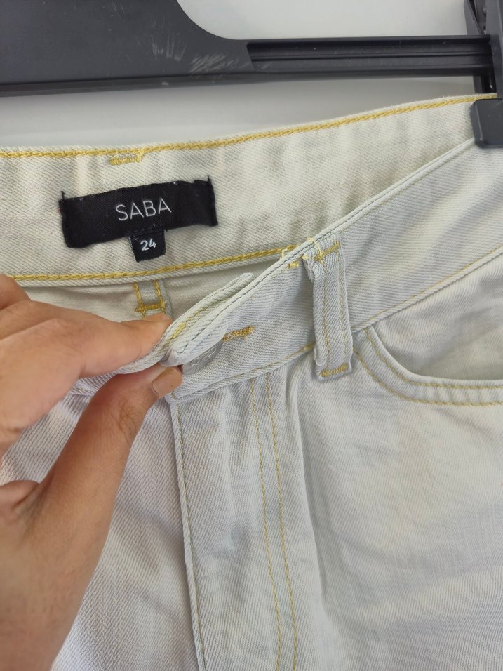 Beyaz Kadın Loose Fit Denim Bermuda Şort - Görsel 3