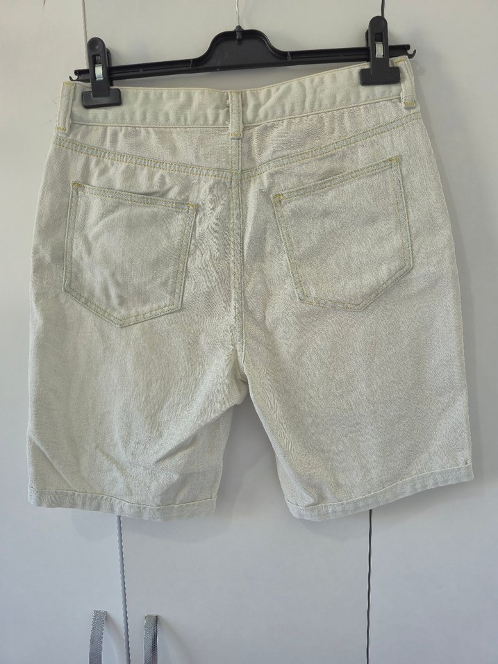 Beyaz Kadın Loose Fit Denim Bermuda Şort - Görsel 4