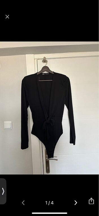 ZARA V YAKA SİYAH VATKALI DEKOLTE BODY