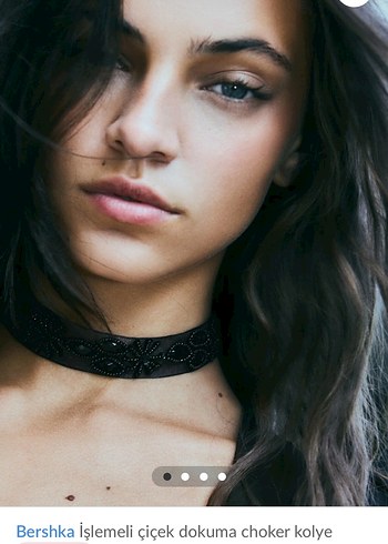 Bershka Siyah Cicekli Choker Kolye