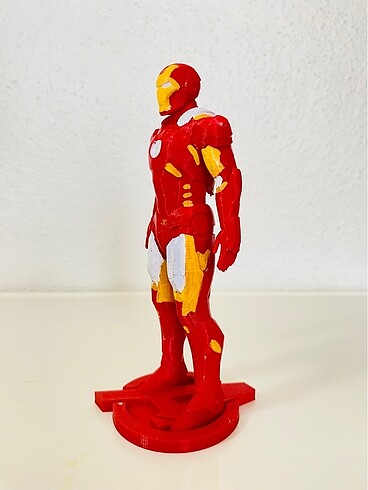 Diğer Iron Man figürü