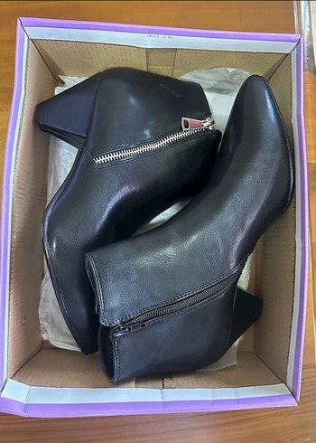 Deichmann Siyah Gotik Stiletto Topuklu Kadın Bot