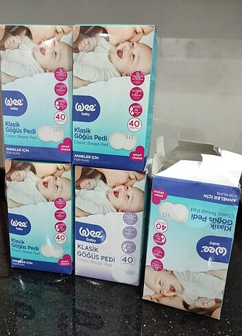 Wee baby göğüs pedi 4 paket hiç açılmamış 1 tane üstün paket