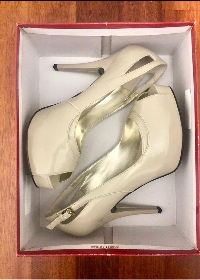 Guess burnu açık platform topuklu - Görsel 4