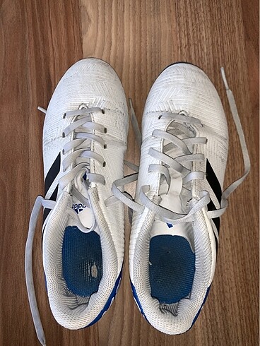 36 Beden beyaz Renk Adidas halı saha