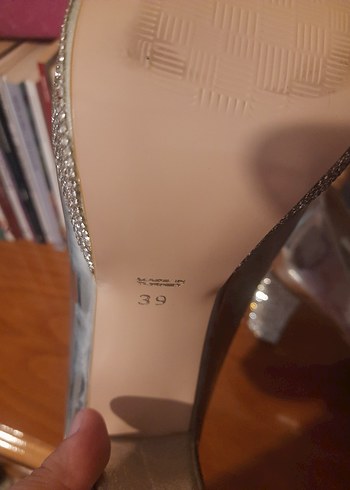 39 Beden Gri Metalik Stiletto Topuklu Ayakkabı