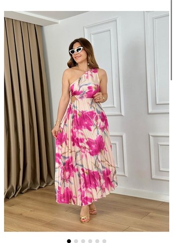 Pembe Plise Detaylı Straplez Uzun Elbise