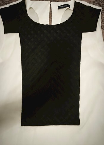 fabrika Düğmeli Siyah-Beyaz Kolsuz Bluz - Görsel 9