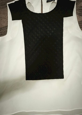 fabrika Düğmeli Siyah-Beyaz Kolsuz Bluz - Görsel 6