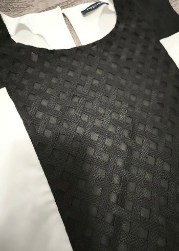 fabrika Düğmeli Siyah-Beyaz Kolsuz Bluz - Görsel 2