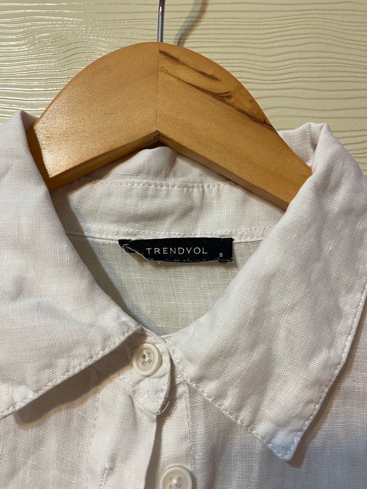 Kadın Beyaz Keten Düğmeli Gömlek - Görsel 4