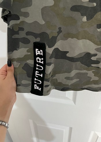 Kamuflaj Desenli Kadın Mini Tişört - Görsel 2