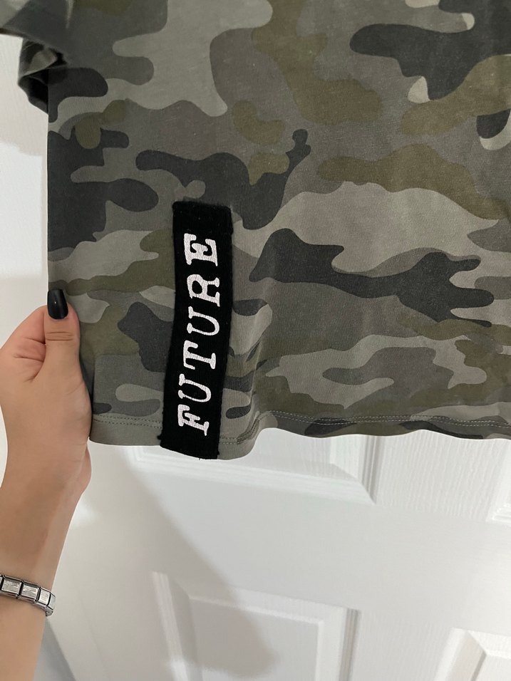 Kamuflaj Desenli Kadın Mini Tişört - Görsel 2