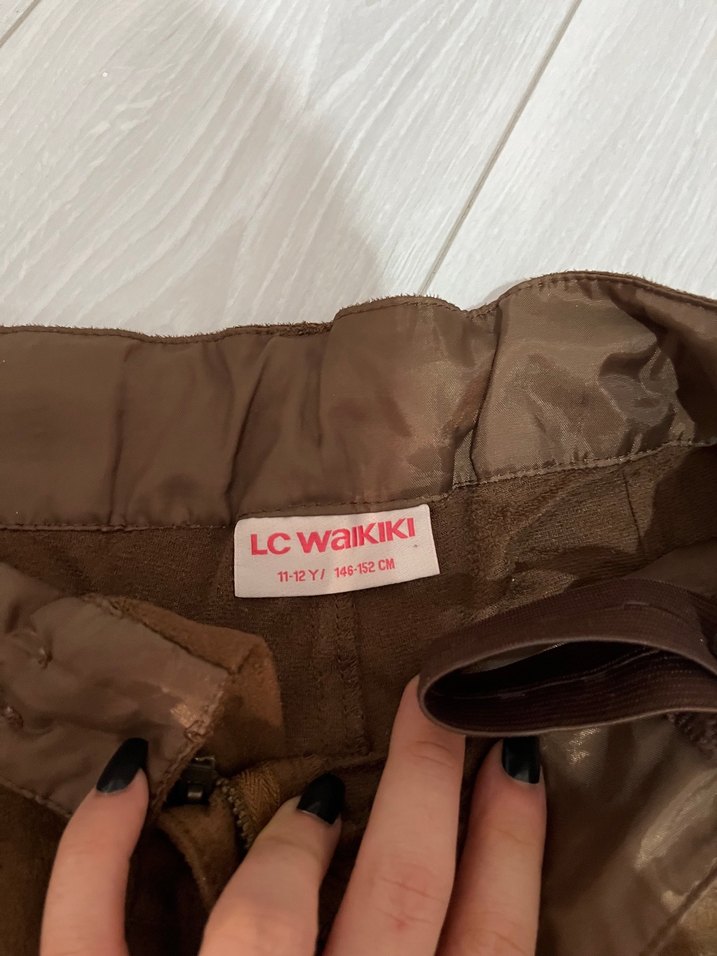 Düğmeli Kahverengi  yumuşak kadifemsi Kadın Şort - Görsel 4