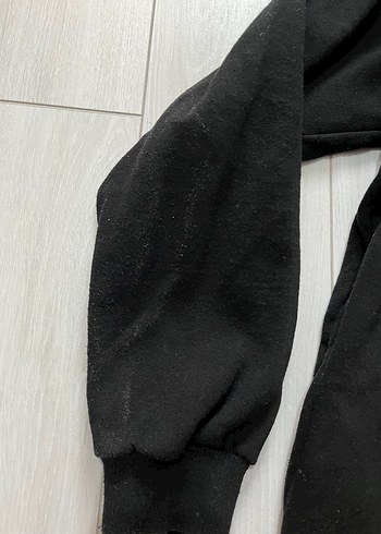 Siyah Kapüşonlu Uzun Kollu orijinal anime Sweatshirt - Görsel 2