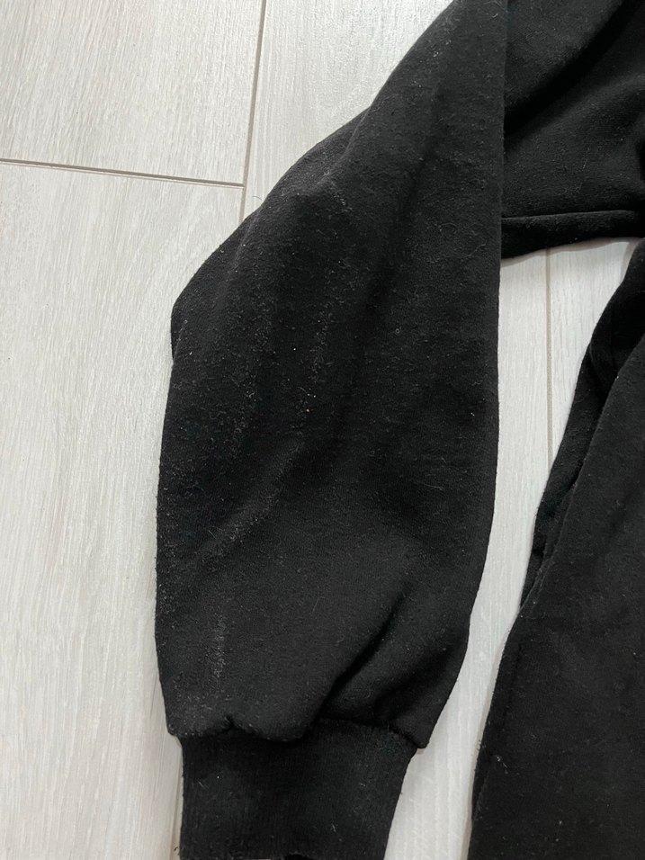 Siyah Kapüşonlu Uzun Kollu orijinal anime Sweatshirt - Görsel 2