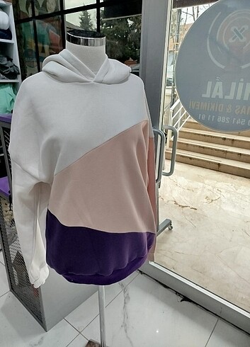 El Dikimi Sweatshirt.