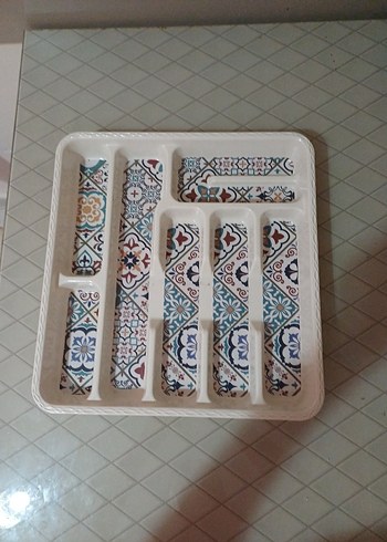 Desenli Çok Bölmeli Çatal Kaşık Kutusu