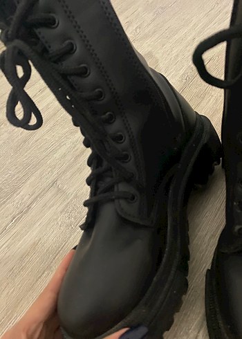 36 Beden siyah Renk Siyah bagcıklı postal bot